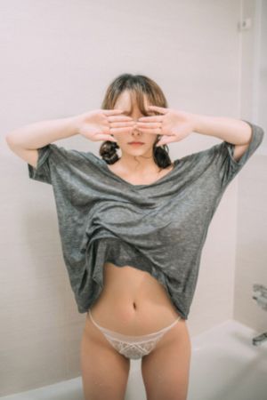 四川美女一片毛_720高清完整版