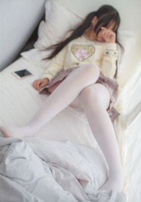 欧美女星运动鞋街拍_720免费在线观看
