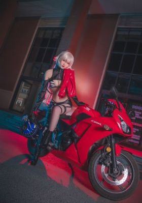 欧美免费级黑寡妇_蓝光手机在线观看